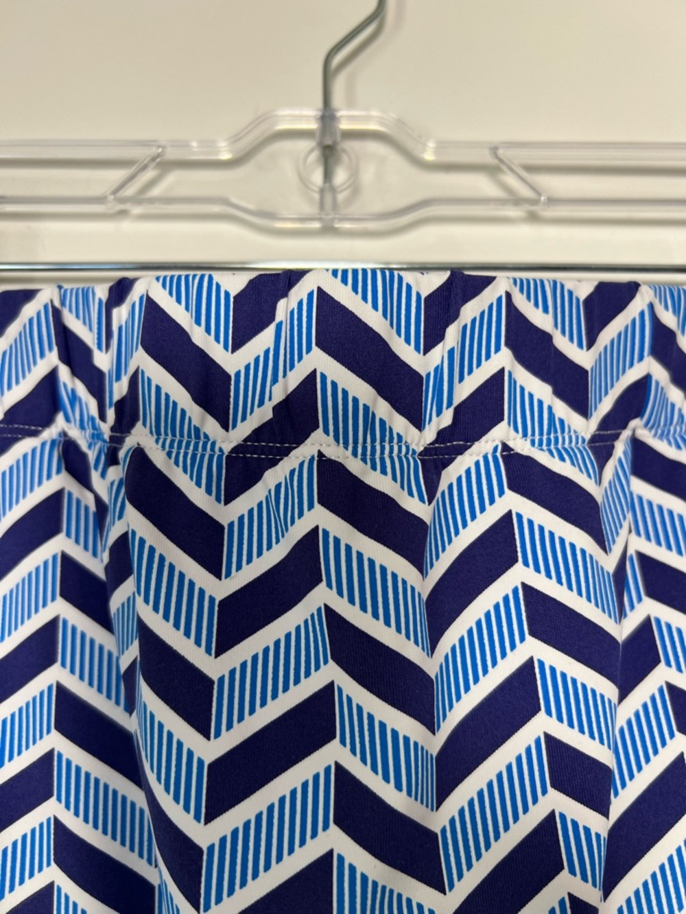 J. McLaughlin Catalina Cloth Palm Springs Skort Navy & Blue Chevron Stripes - Picture 3 of 11